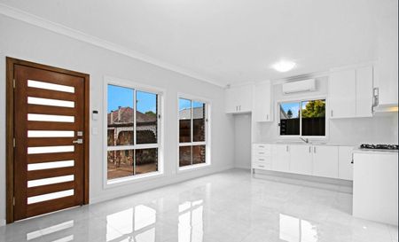 Charming 2-Bedroom Home in the Heart of Riverwood - Photo 4