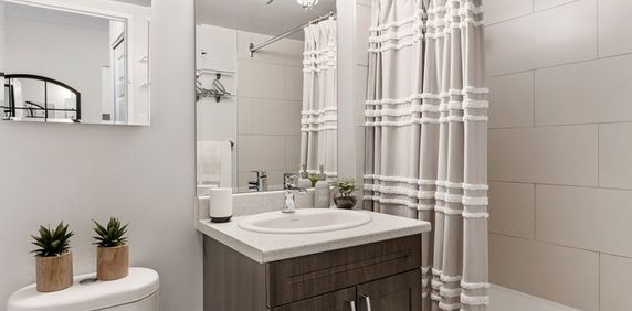 St. Laurent Boulevard - Photo 2