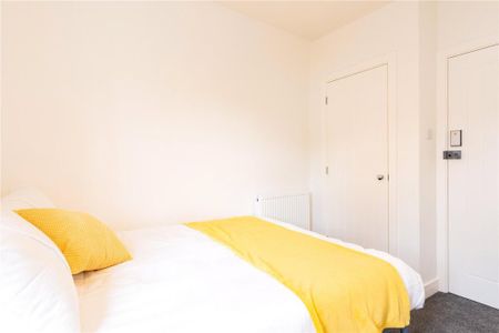 3 bedroom apartment to rent - Photo 4