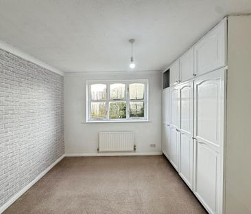 4 bedroom detached house to rent - Photo 4