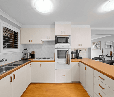 Spacious Corner Block in Prime Wellington Point Location - Photo 5