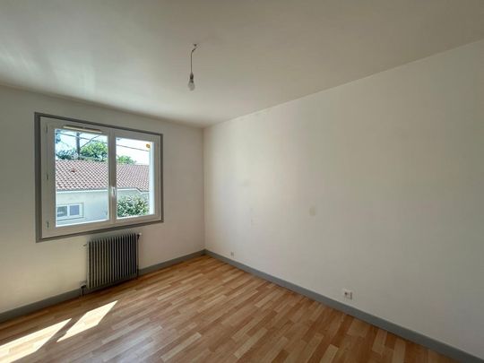 Location Appartement 3 pièces 67m² AIRE SUR L ADOUR 40800 - Photo 1