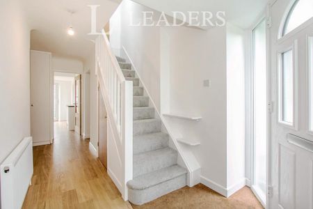 4 bedroom bungalow to rent - Photo 5