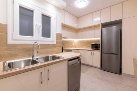 Central Downtown Living - Photo 2