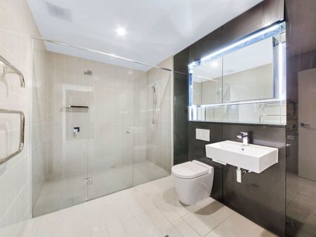 One-Bedroom Apartment With Parking - Photo 4