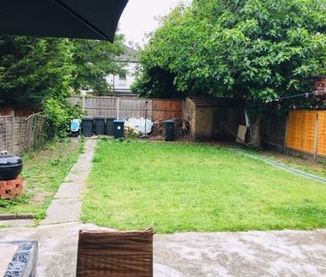 Room in a Shared House, Sidney Avenue, N13 - Photo 2