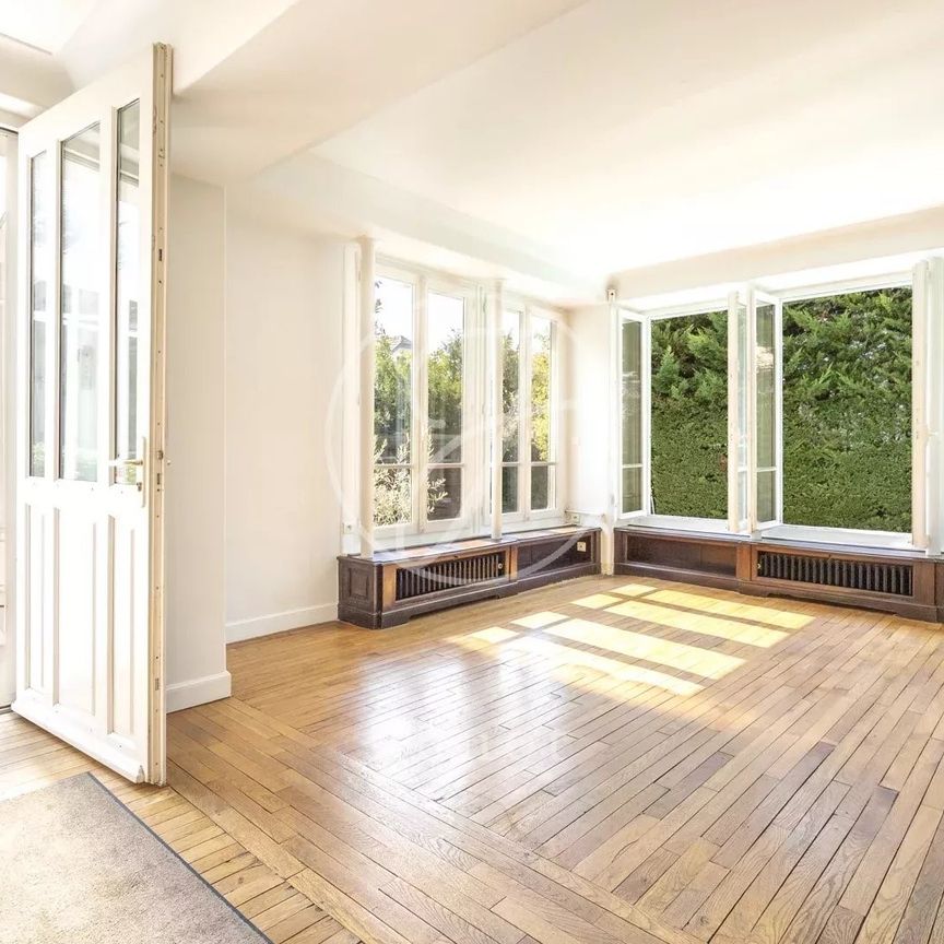 Tout savoir sur cette maison dans le quartier Bord de Seine-Closeaux, à Rueil-Malmaison - Photo 1