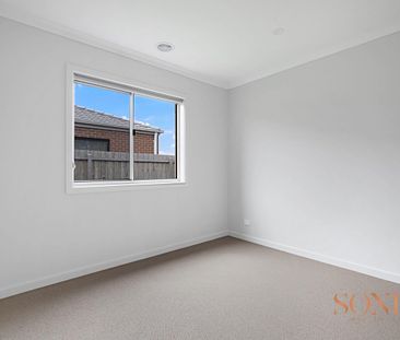 Modern Brand New 4-Bedroom House in Sapphire Estate! - Photo 2
