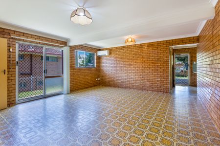 146 Mayfield Road, Moorooka QLD 4105 - House For Rent | Domain - Photo 2