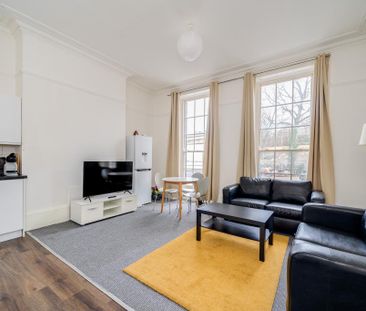 1 bedroom in a flat share to rent - Photo 2