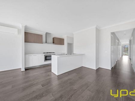 Modern 3-Bedroom Family Home in a Quiet Clyde Location - Photo 2