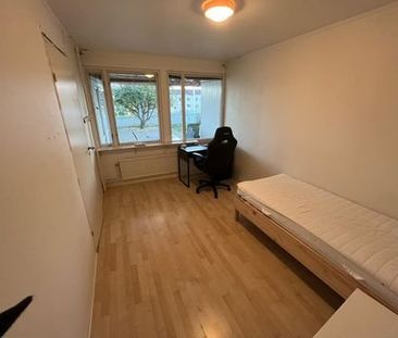 Banjogatan, Västra Frölunda - Photo 2