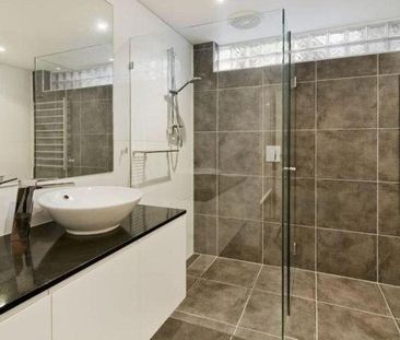 25 Little Riley Street, Surry Hills - Photo 2