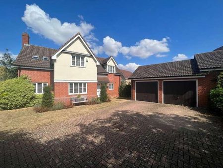 Midhurst Close, Bury St Edmunds, IP32 - Photo 2