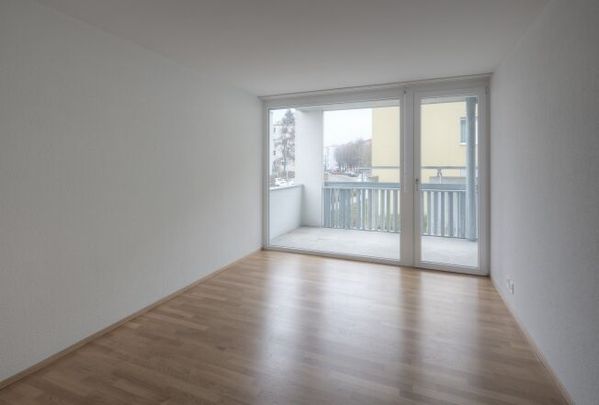 Quiet life by the brook – rent without deposit - Photo 1