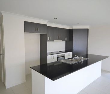 Brilliant Family Sized Home - Photo 4