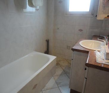 Location Appartement 3 pièces 69m² VILLEURBANNE 69100 - Photo 4