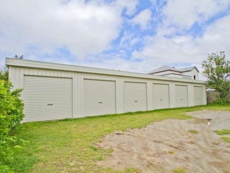 Storage shed in Allenstown - Photo 5