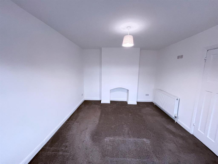 2 bedroom semi-detached bungalow to rent - Photo 2