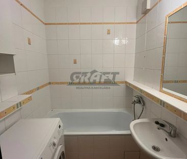 Prenájom plne zariadený 2-izbový byt s rozlohou 55 m² v tichej čast... – Fotografia 1