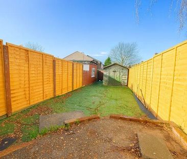 3 bedroom terraced house to rent - Photo 4