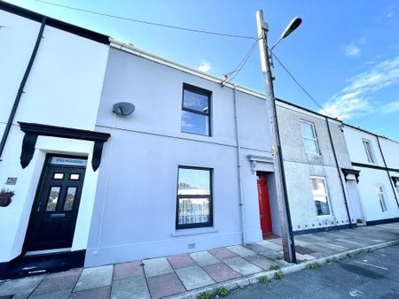 2 bedroom flat to rent - Photo 2