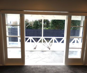 Cute Character Home Cambridge East - Photo 5