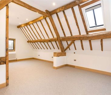 Fabulous five bedroom barn conversion in the village of Dorsington - Photo 6