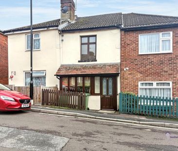 2 bedroom terraced house to rent - Photo 2