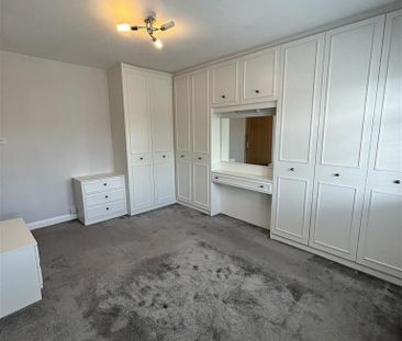 3 bedroom semi-detached house to rent - Photo 6