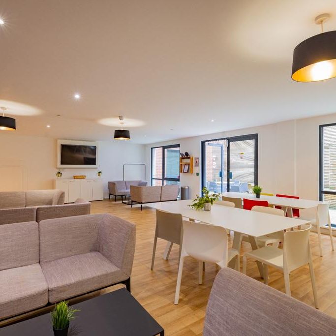 Studio to rent - Photo 1