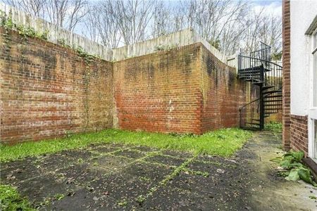 Guildford Park Avenue, Guildford , Surrey , GU2 - Photo 2