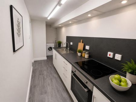 1 bedroom in a house share to rent - Photo 3
