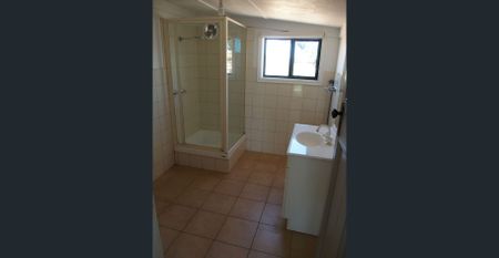 Out of Town - Photo 3