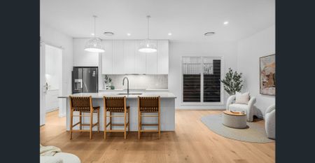 Custom-Crafted Family Masterpiece - Photo 4