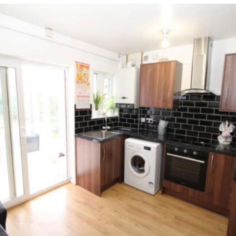 Room in a Shared House, Hartfield Crescent, B27 - Photo 1