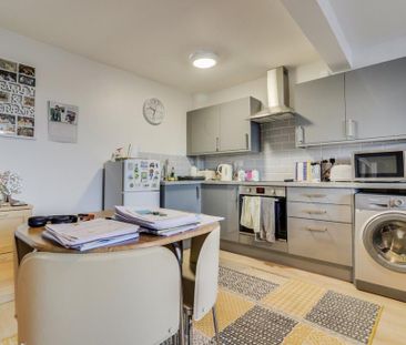 2 bedroom flat to rent - Photo 5