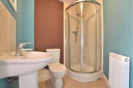 Longhorn Avenue, Gloucester, GL1 - Photo 4