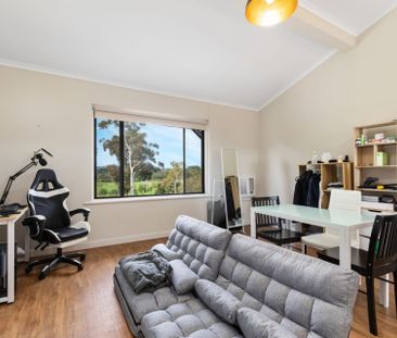 Studio with parkland frontage - Photo 5