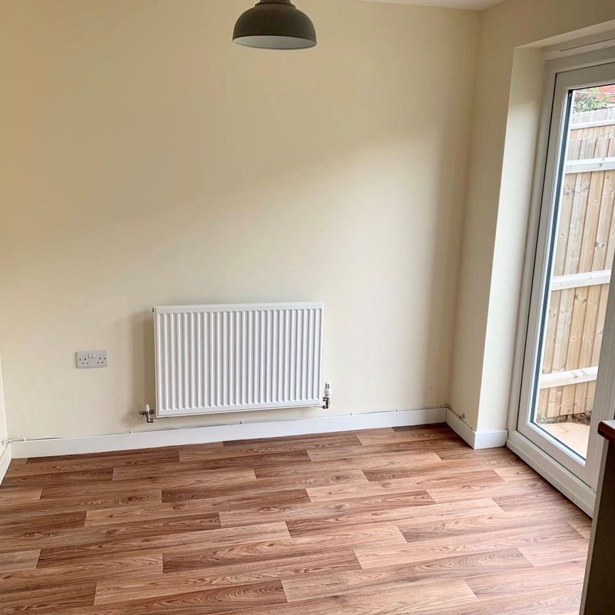 2 bedroom house to rent Weasel Avenue, Droitwich, WR9 - Photo 1