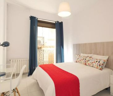 Room in a shared 5-bedroom apartment for rent in el Gotic, professi... - Photo 6