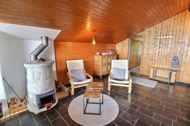 Appartement à louer à la semaine sur la place du village - Photo 1