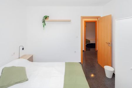 Avinguda del Port, Valencia, Valencian Community 46021 - Photo 4