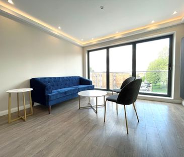 3 Bed Flat, Lavender Hill, SW11 - Photo 1