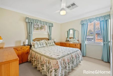 Spacious Family Home with Solar & Battery - No power Bills ??? - Photo 5
