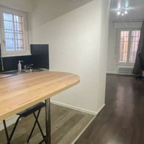 METZ CENTRE - STUDIO MEUBLE - 32 M2 - CUISINE EQUIPEE - Photo 1