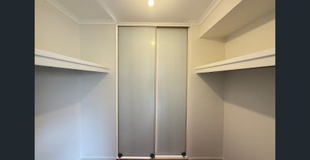 Effortless Family Living in a Peaceful Court Location - Photo 5