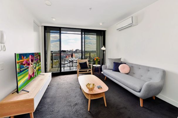Stylish 1-bedroom apartment near RMIT University - Photo 1