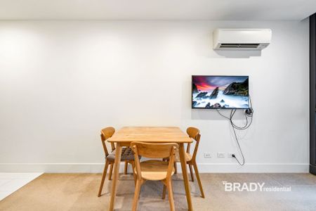 2408/500 Elizabeth Street, Melbourne - Photo 2