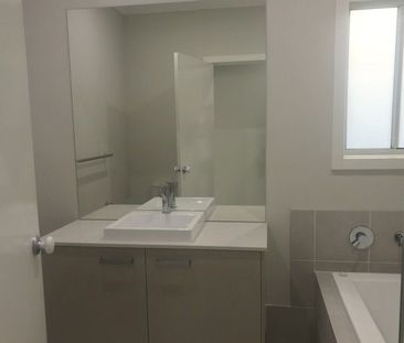 18 Altitude Street, North Richmond NSW 2754 - House For Rent | Domain - Photo 1